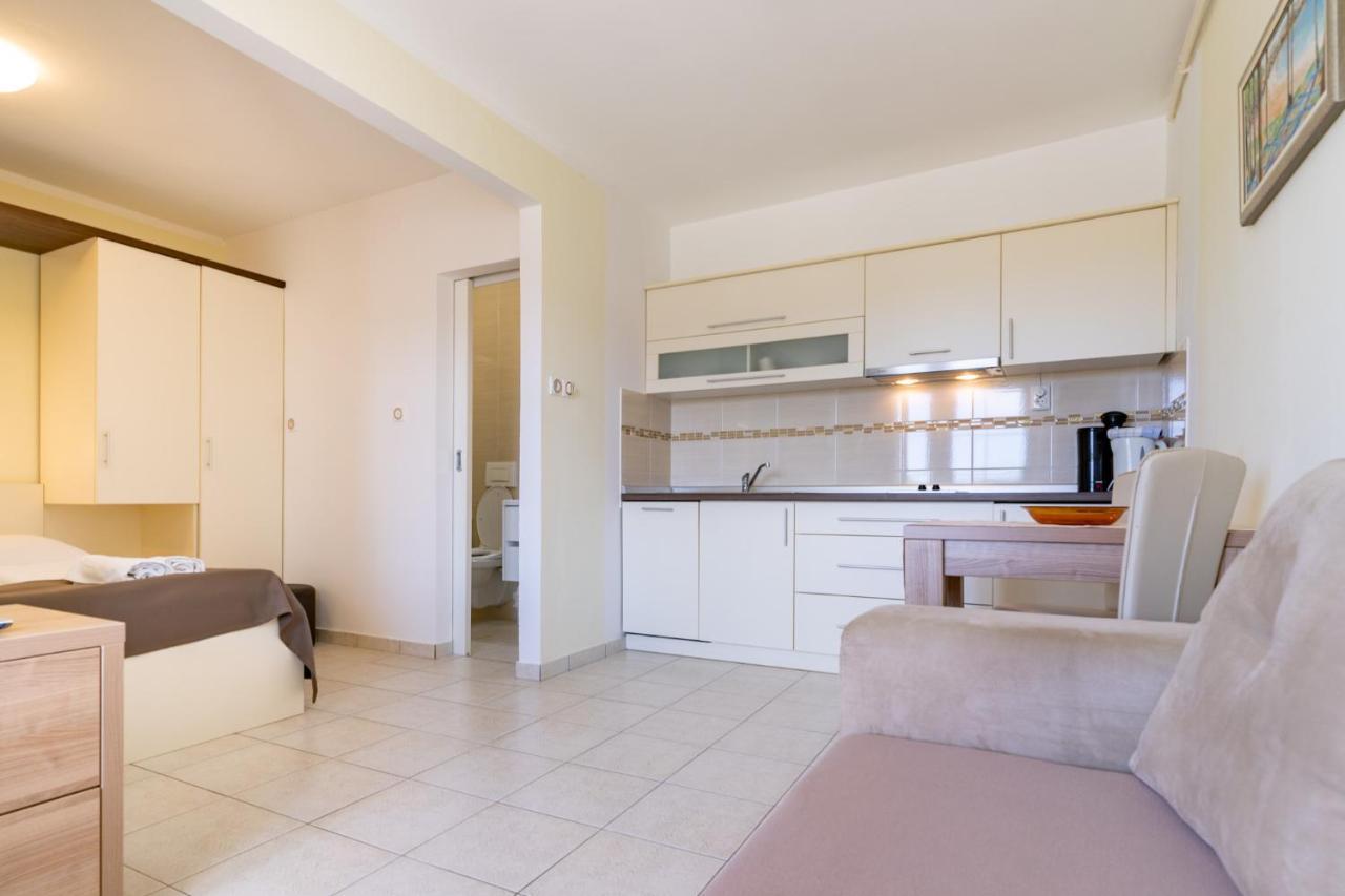 Apartments Stare Brajde Лопар Экстерьер фото